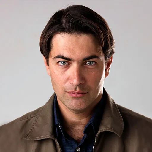 پارسا پیروزفر